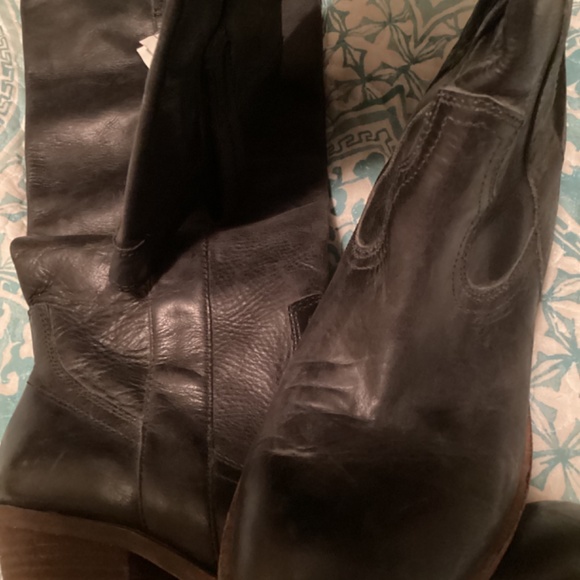 Guess Leather Boots Sz 7 Super Soft Leather Never Worn - Picture 2 of 7